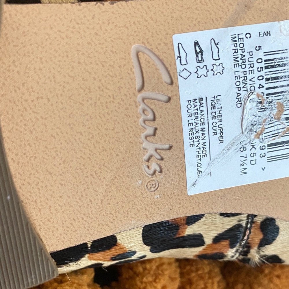 Clarks Leopard Print Flats - Picture 7 of 8